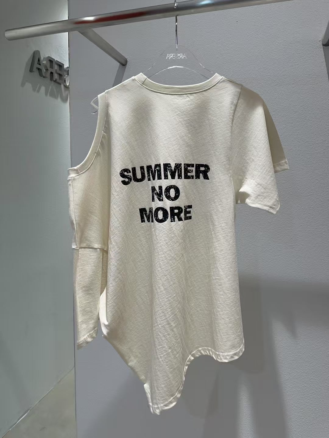 必收SUMMER露肩寬鬆造型T