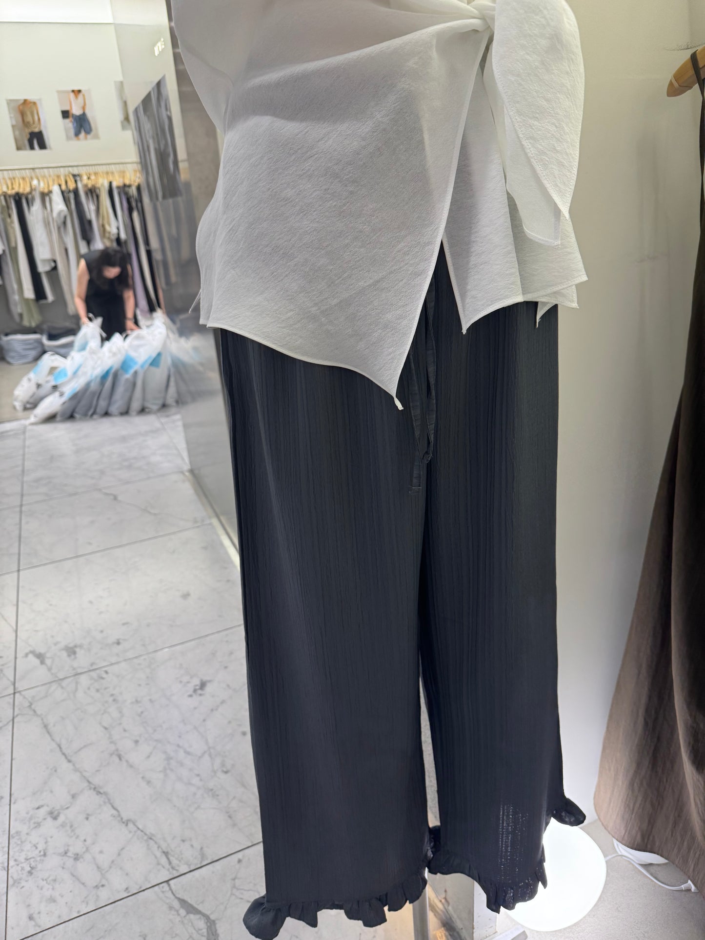 下擺荷葉邊鬆緊腰長褲