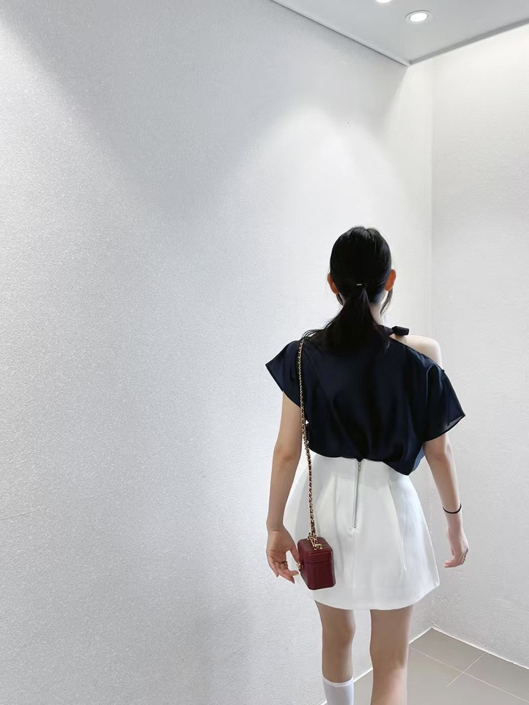 高級的性感露肩綁帶上衣