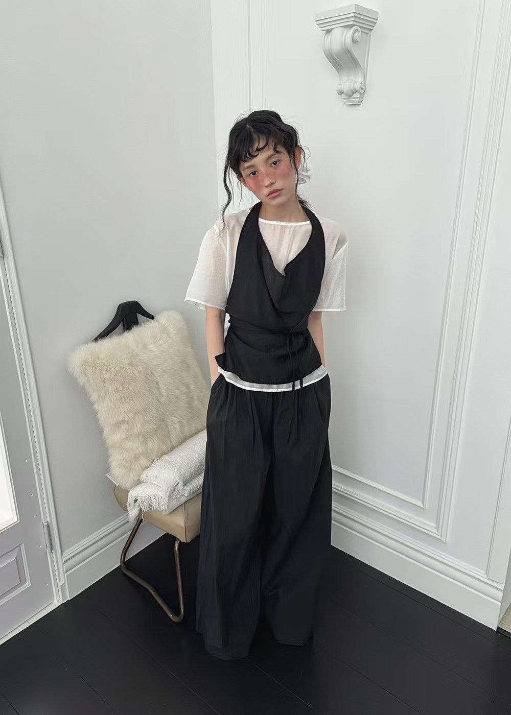 掛脖造型薄款短袖真兩件套裝(背心)