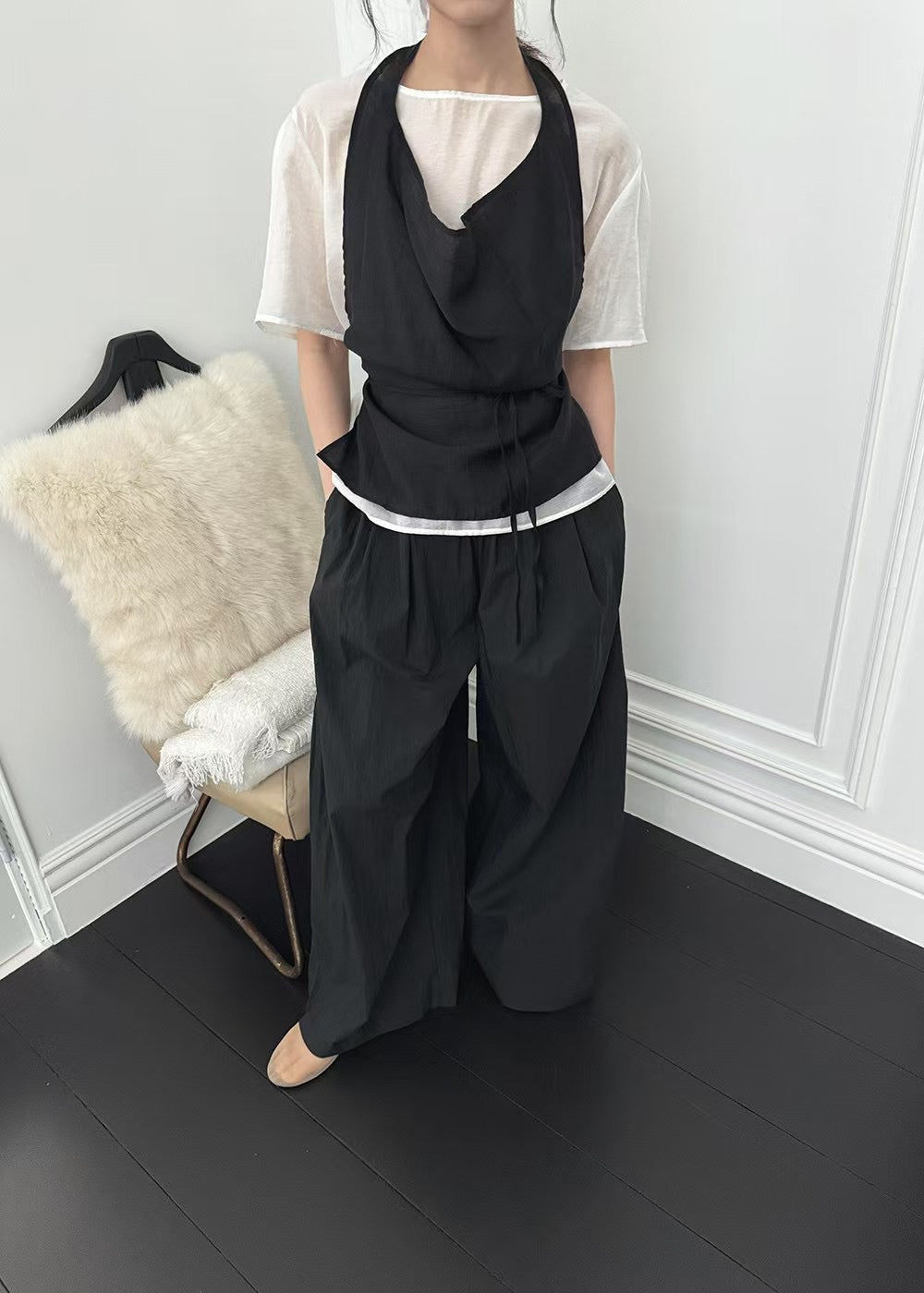 掛脖造型薄款短袖真兩件套裝(上衣)