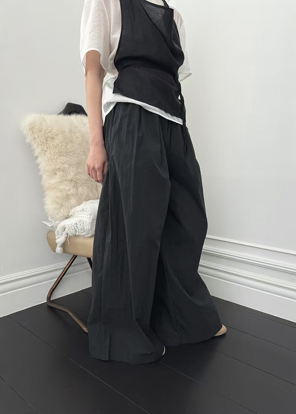 掛脖造型薄款短袖真兩件套裝(背心)