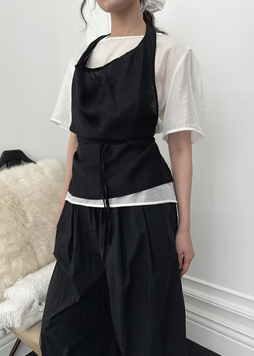 掛脖造型薄款短袖真兩件套裝(上衣)