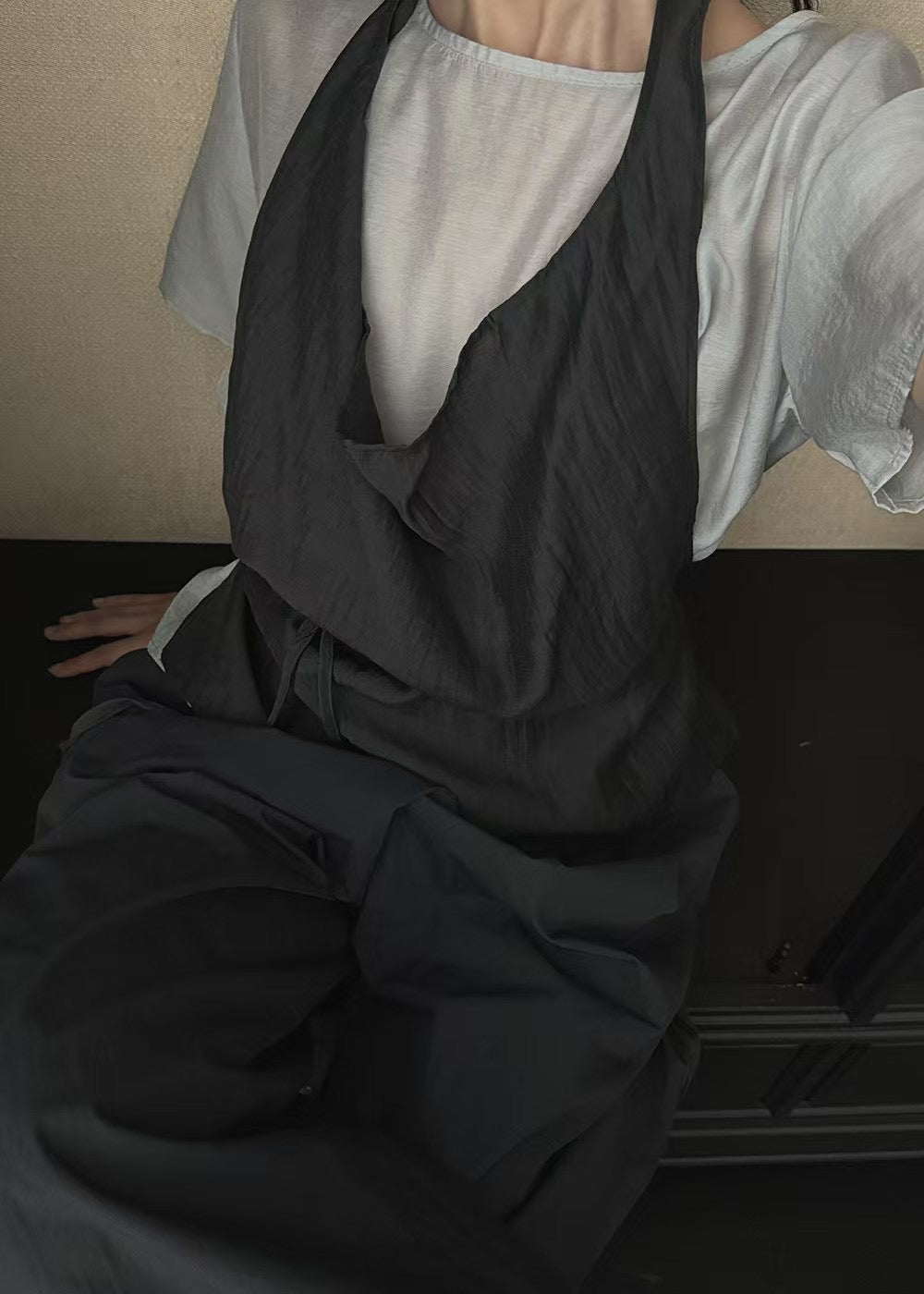 掛脖造型薄款短袖真兩件套裝(背心)