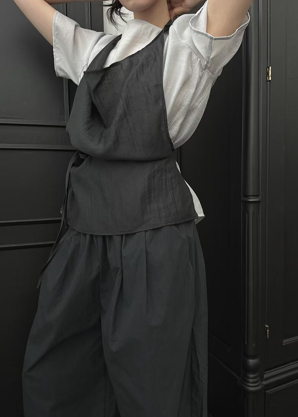 掛脖造型薄款短袖真兩件套裝(上衣)