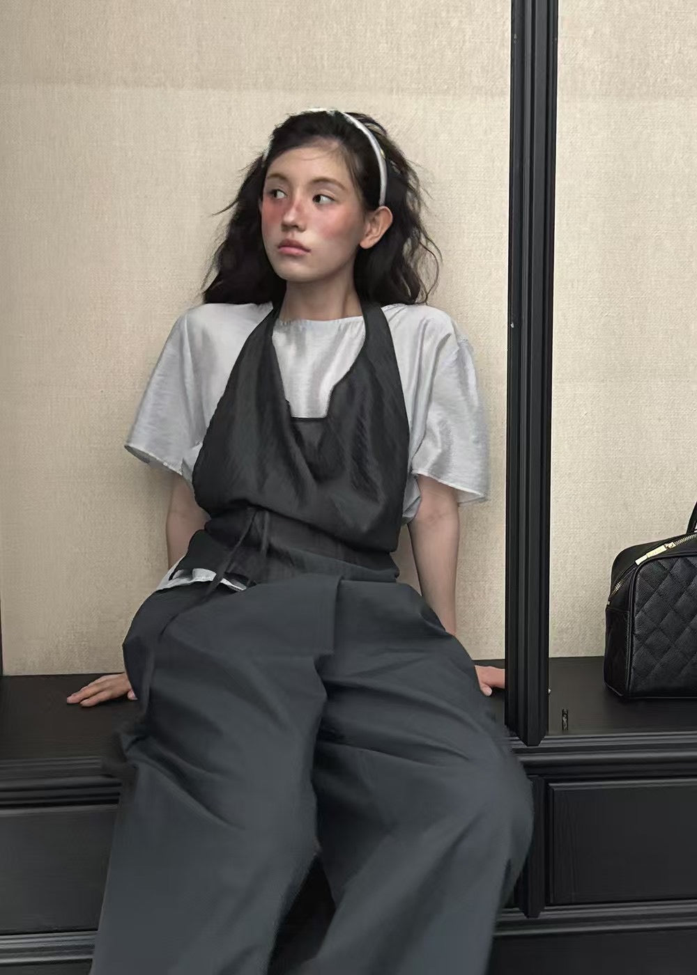 掛脖造型薄款短袖真兩件套裝(上衣)