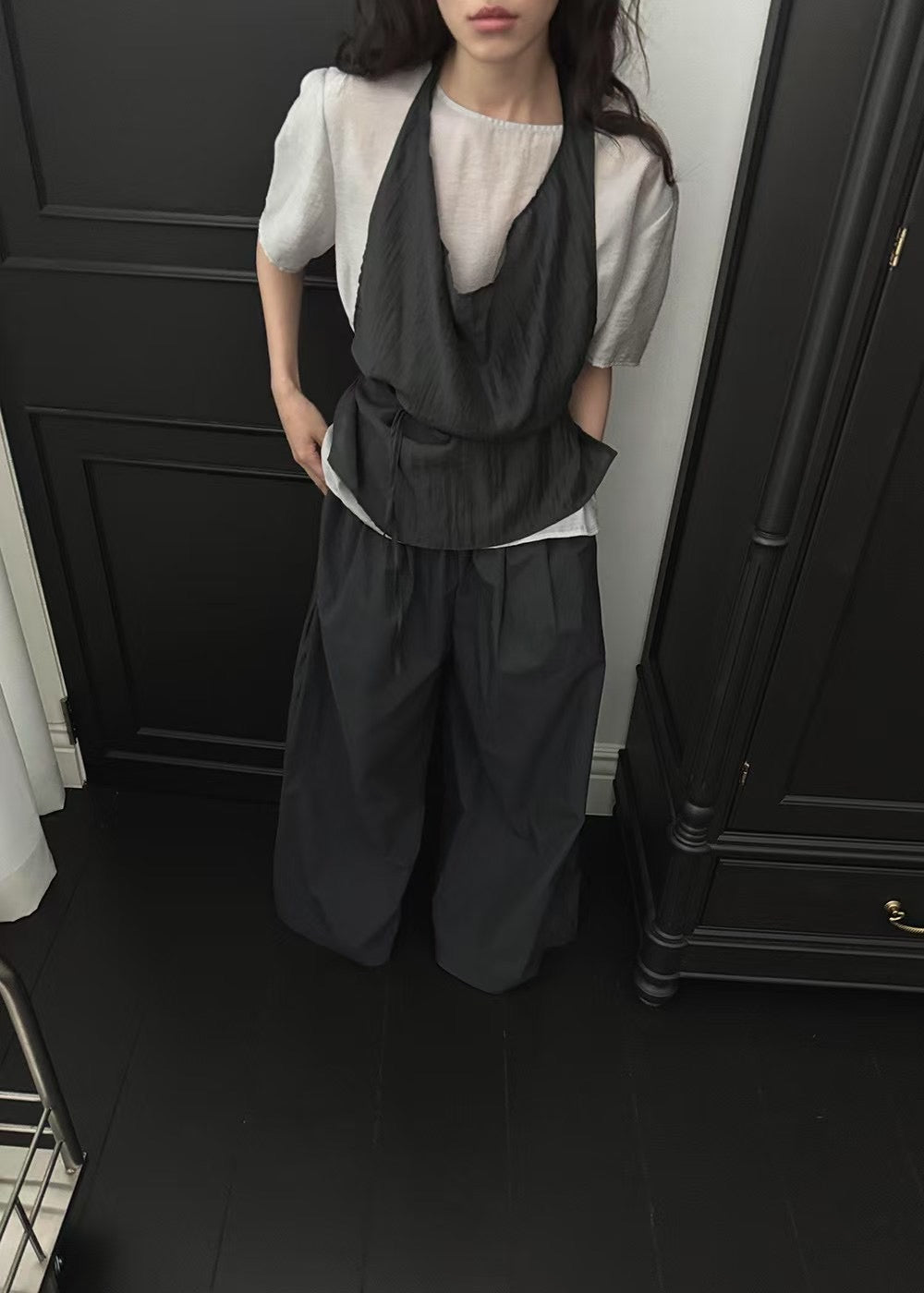 掛脖造型薄款短袖真兩件套裝(上衣)