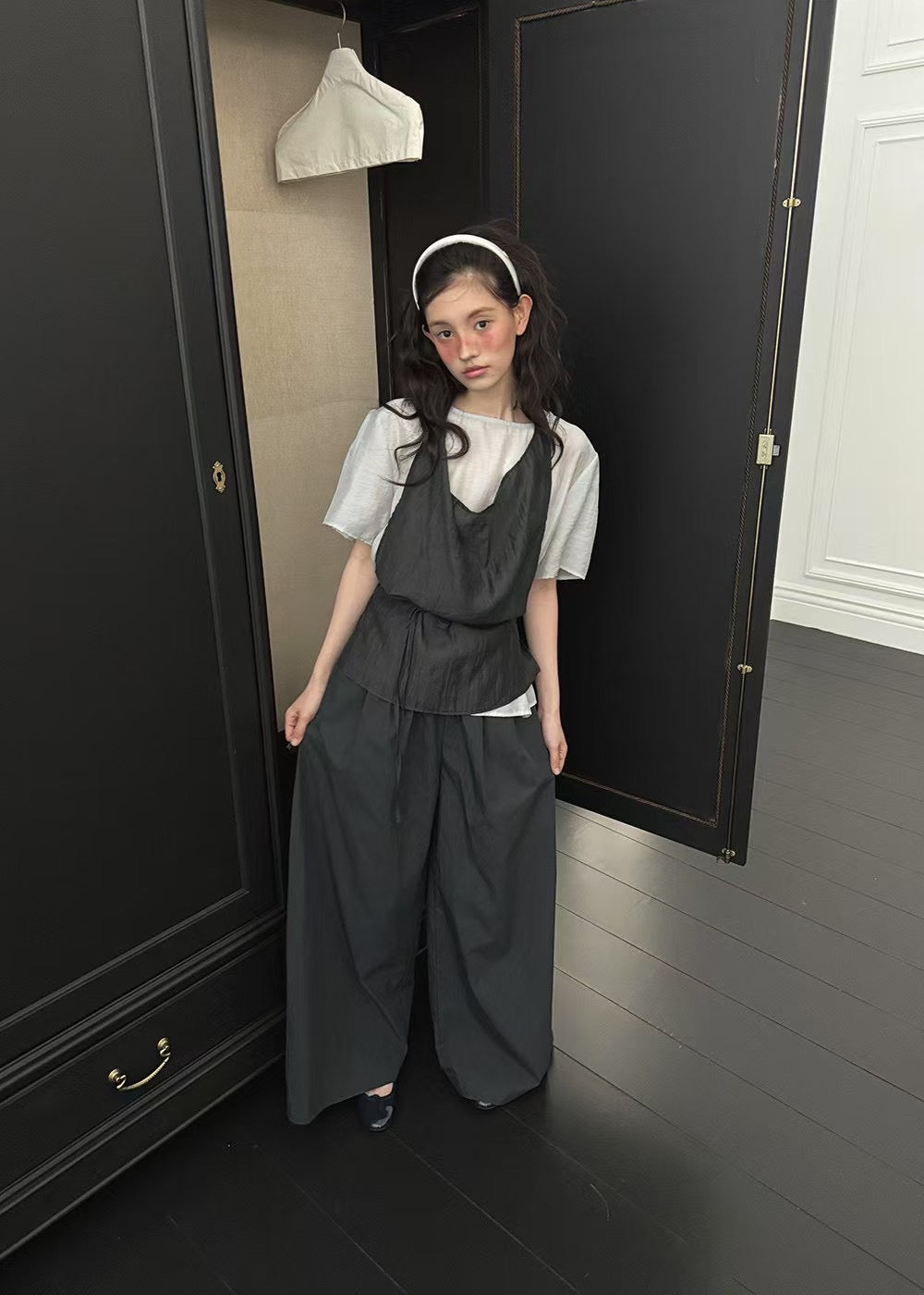 掛脖造型薄款短袖真兩件套裝(上衣)