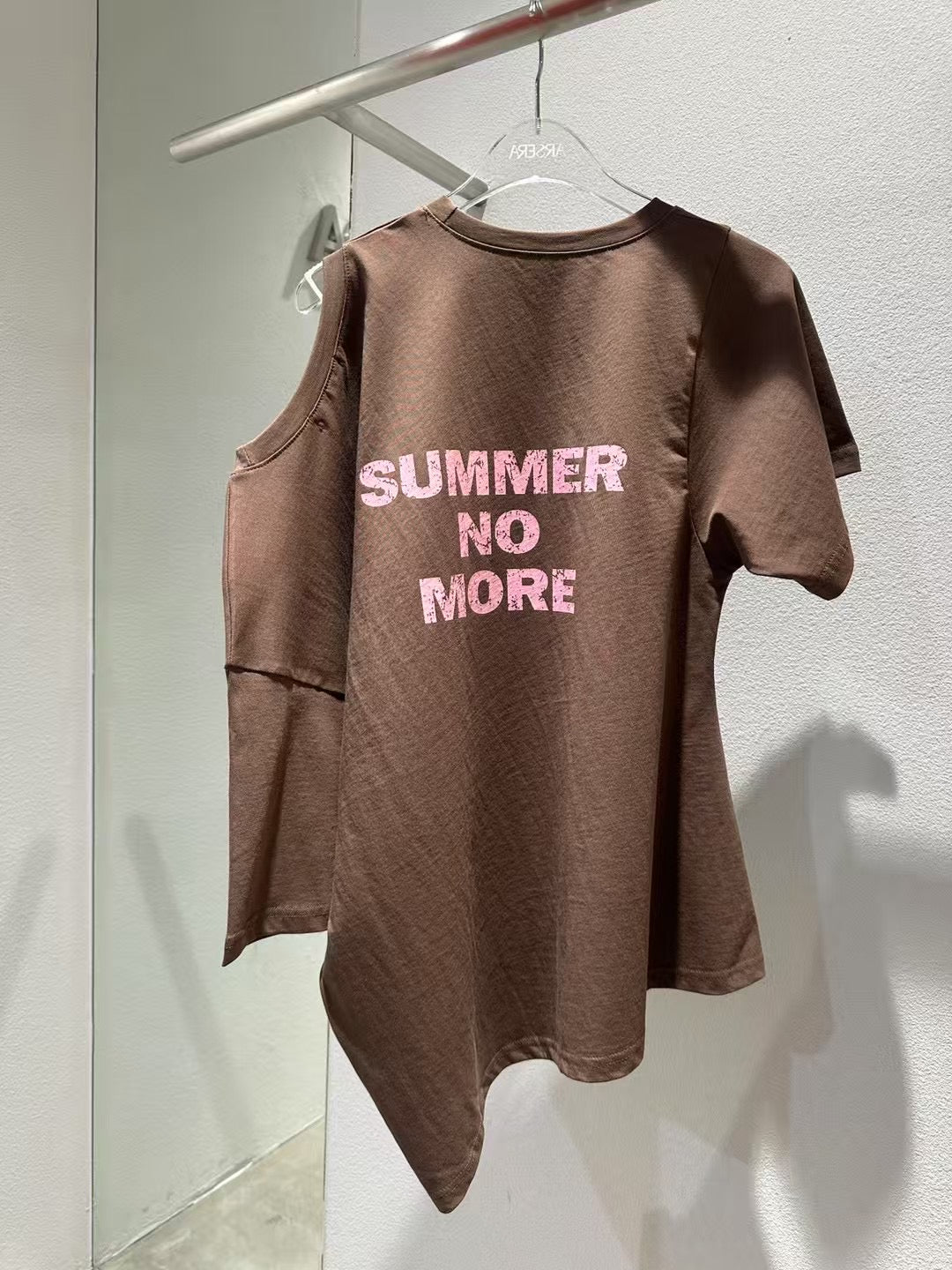 必收SUMMER露肩寬鬆造型T