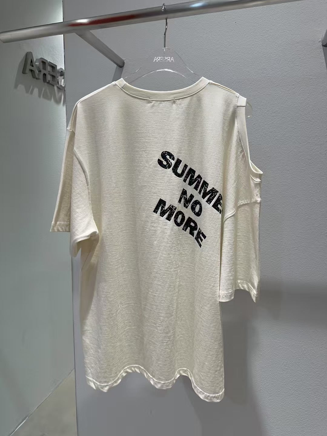 必收SUMMER露肩寬鬆造型T