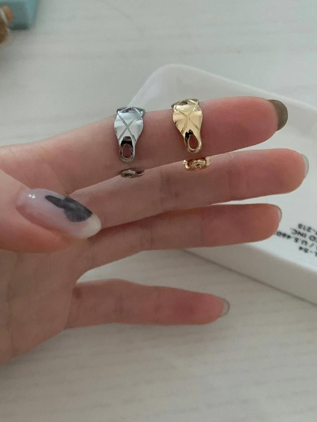 小香風寬版菱格紋開口戒